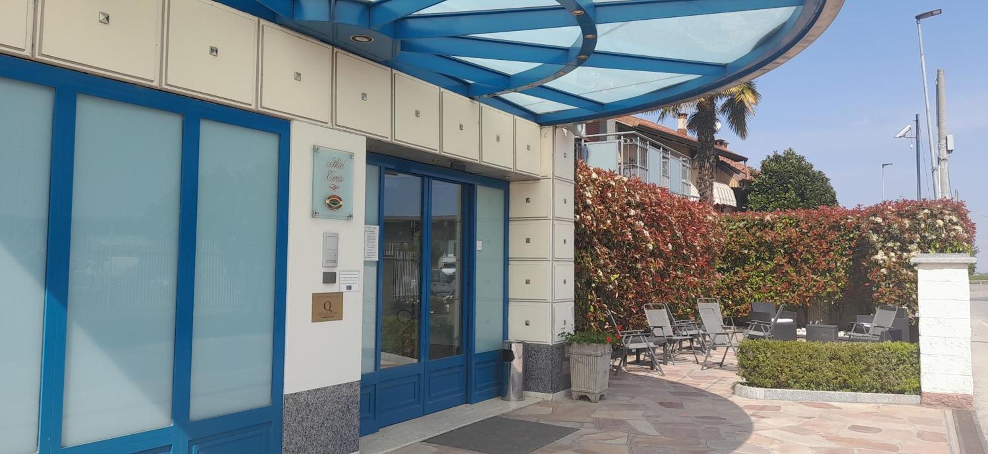Hotel Ceretto Busca Kültér fotó