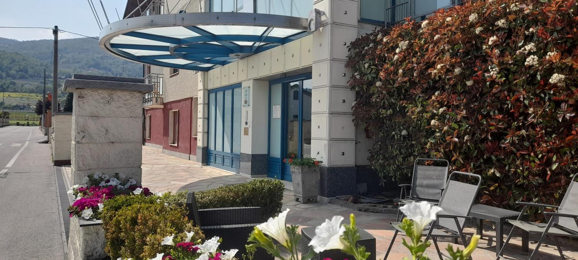 Hotel Ceretto Busca Kültér fotó