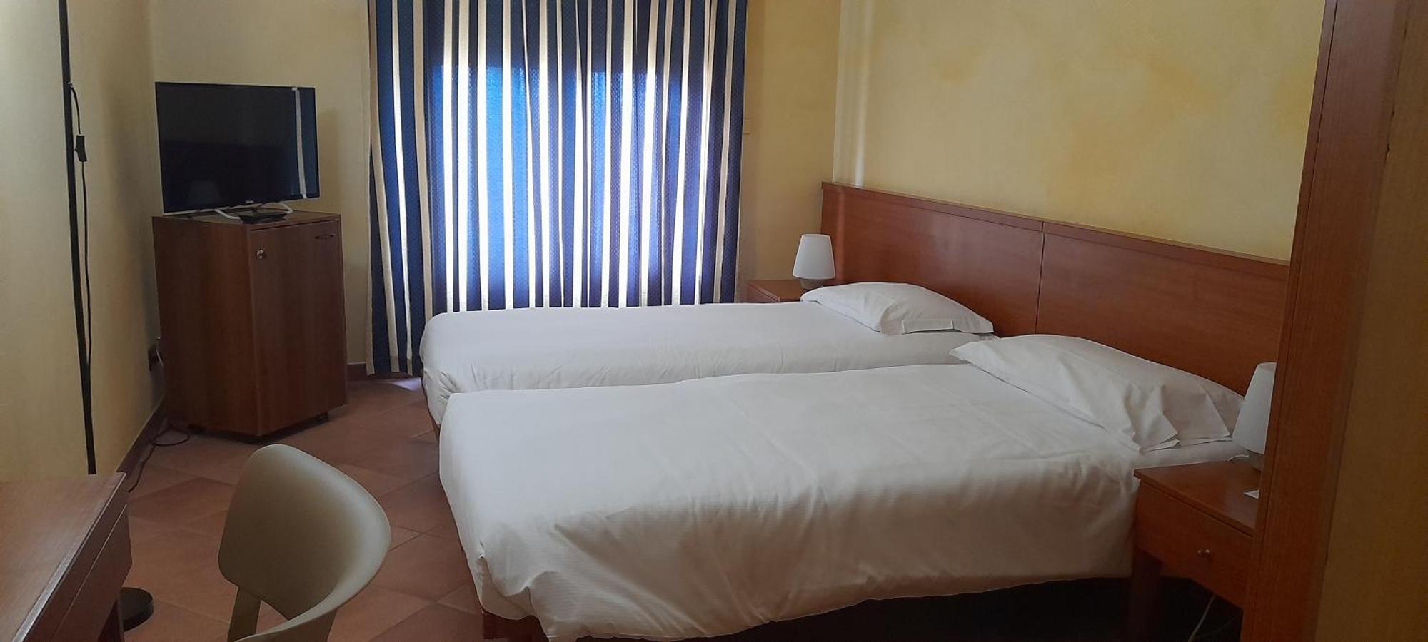 Hotel Ceretto Busca Kültér fotó