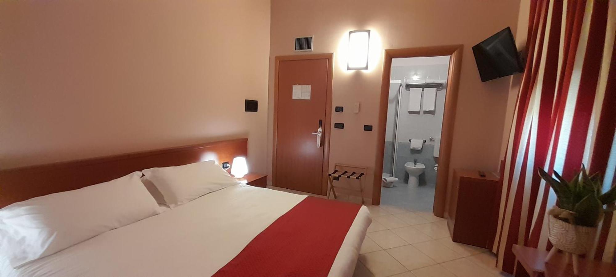 Hotel Ceretto Busca Kültér fotó