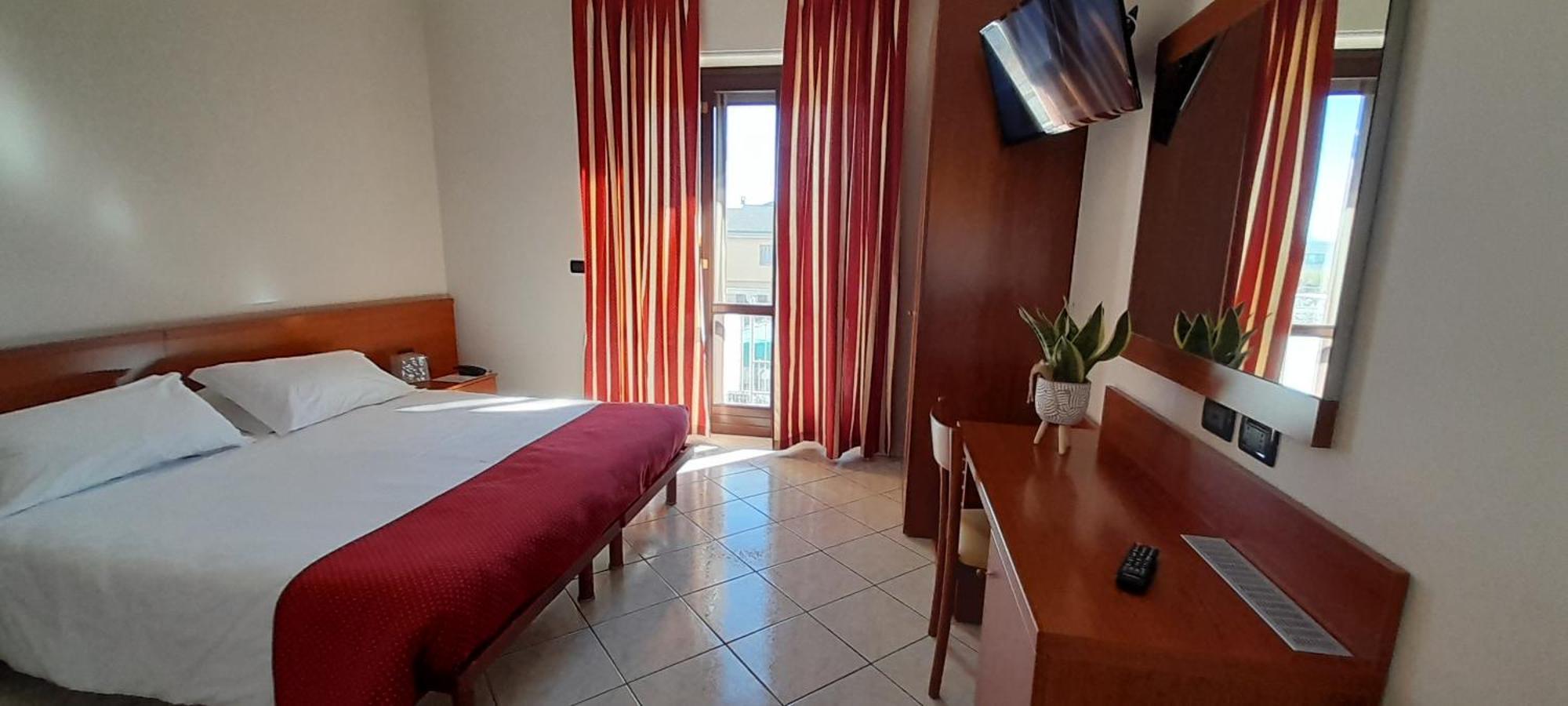 Hotel Ceretto Busca Kültér fotó